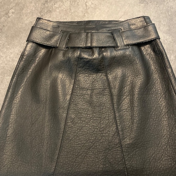 Zara, S belted, faux-leather, A-line, black, mini skirt. - Picture 5 of 10